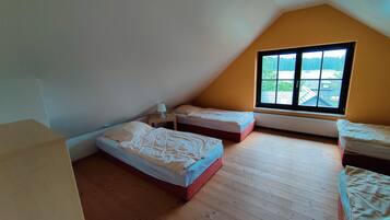 Casa Deluxe, 3 habitaciones | 20 habitaciones, muebles diferentes y ropa de cama