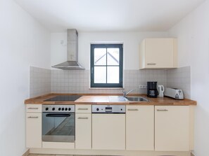 Comfort House, Multiple Bedrooms | Private kitchen