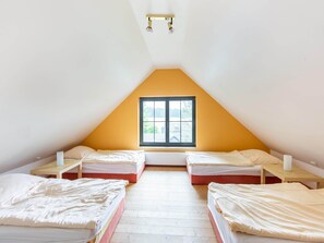 20 bedrooms, individually furnished, bed sheets
