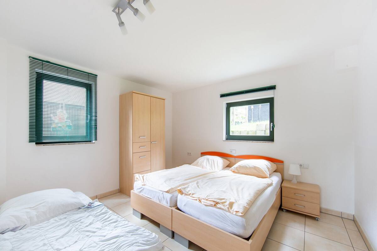 Maison Confort, plusieurs chambres | 20 chambres, ameublement unique, literie fournie