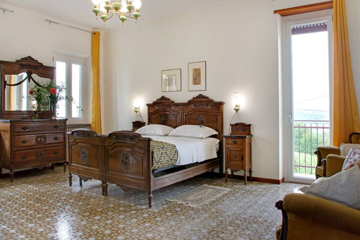 Classic-talo, 3 makuuhuonetta | 6 makuuhuonetta, yksilöllisesti kalustettu, vuodevaatteet