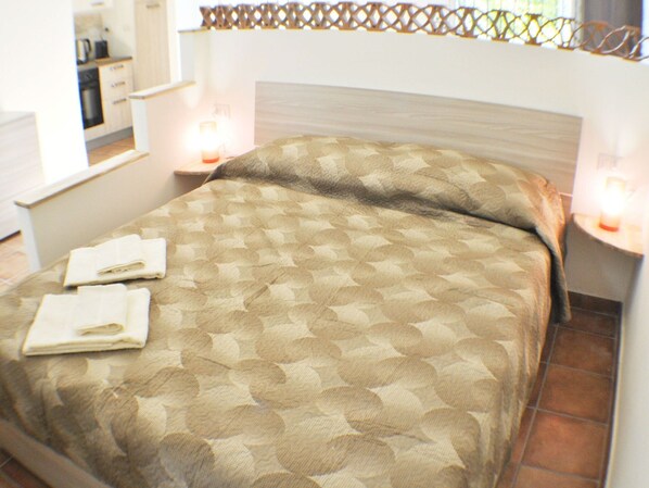 Deluxe House, 1 Bedroom | 6 bedrooms, individually furnished, bed sheets - Holiday Home in Asti With a Lovely Hill View From the Garden (Moncucco Torinese)