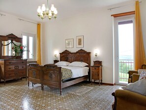 6 bedrooms, individually furnished, bed sheets - Holiday Home in Asti With a Lovely Hill View From the Garden (Moncucco Torinese)