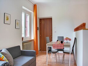 Dining - Holiday Home in Asti With a Lovely Hill View From the Garden (Moncucco Torinese)