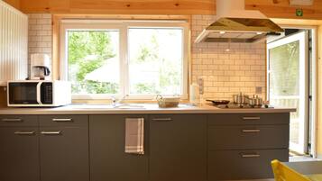 Chalet Comfort, 1 kamar tidur | Dapur pribadi | Lemari es, microwave, mesin pembuat kopi/teh, dan pemanggang roti