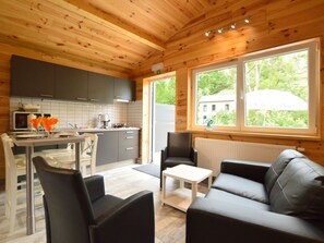 Classic Chalet, 2 Bedrooms | Living room