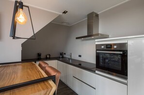 Fridge, microwave, coffee/tea maker, electric kettle