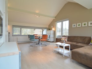 Comfort-Haus, 3 Schlafzimmer | Wohnzimmer | DVD-Player
