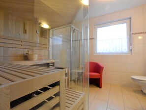 Elite-Haus, 2 Schlafzimmer | Badezimmer | Dusche