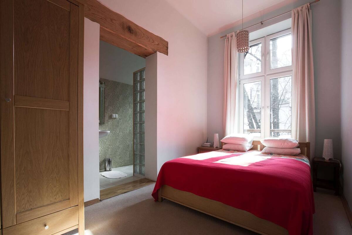Apartemen Klasik, 4 kamar tidur | 6 kamar tidur dan seprai linen