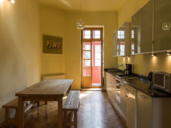 Appartamento Classic, 4 camere da letto | Cucina privata | Microonde, forno, seggiolone