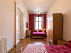 Apartamento conforto, 4 quartos | 6 quartos, roupa de cama