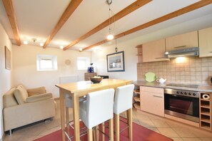 Appartement Classique, 2 chambres | Cuisine privée | Réfrigérateur, four, lave-vaisselle, cafetière/bouilloire
