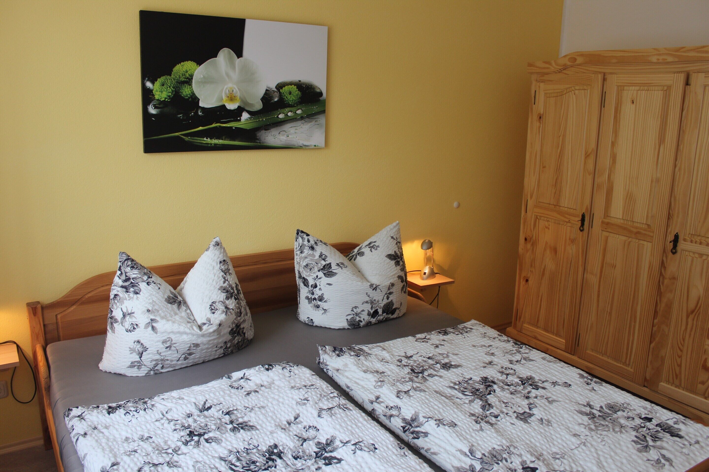 11 bedrooms, individually furnished, bed sheets