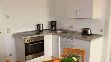 Comfort-Apartment, 2 Schlafzimmer | Eigene Küche | Kühlschrank, Mikrowelle, Ofen, Herdplatte
