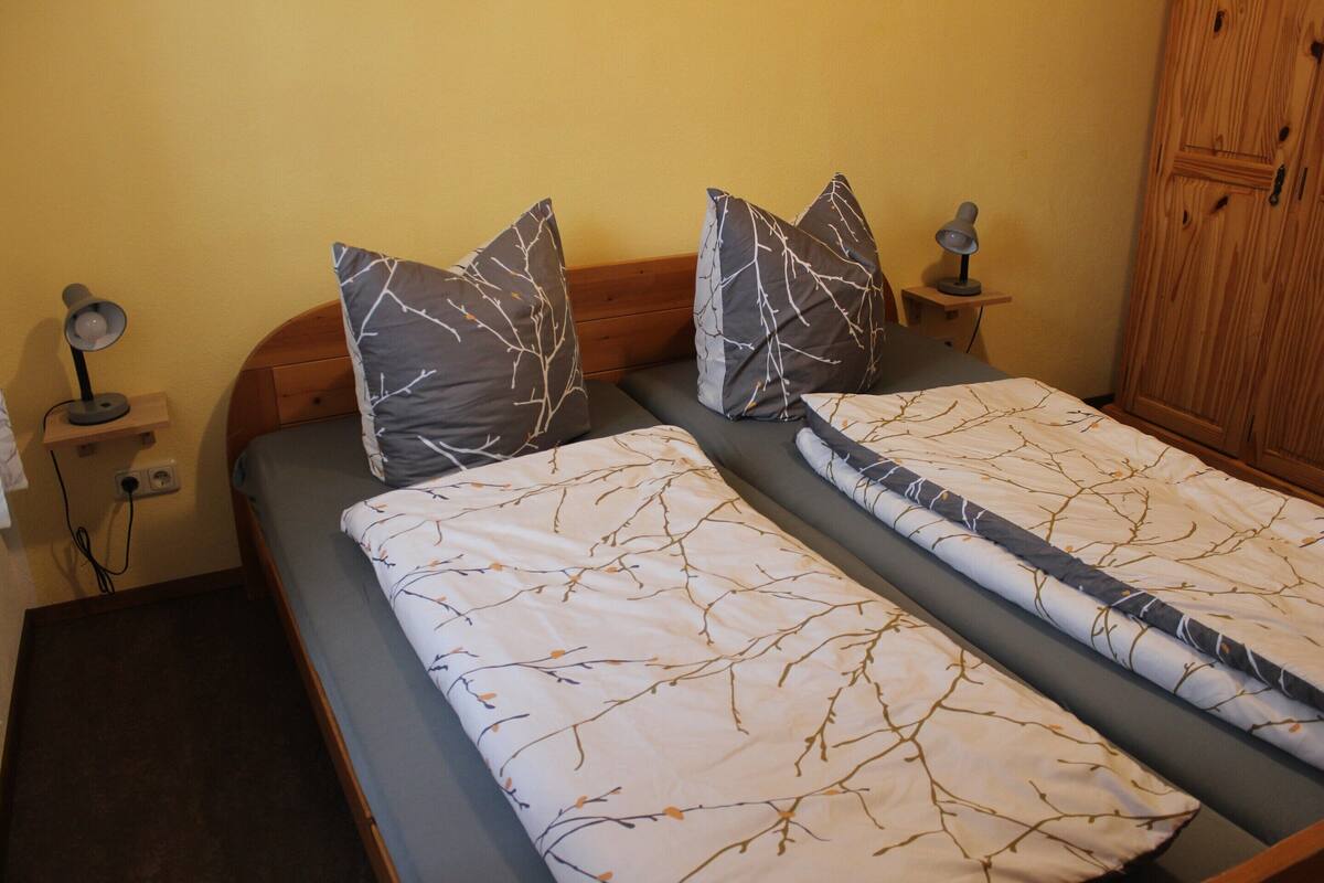 11 bedrooms, individually furnished, bed sheets