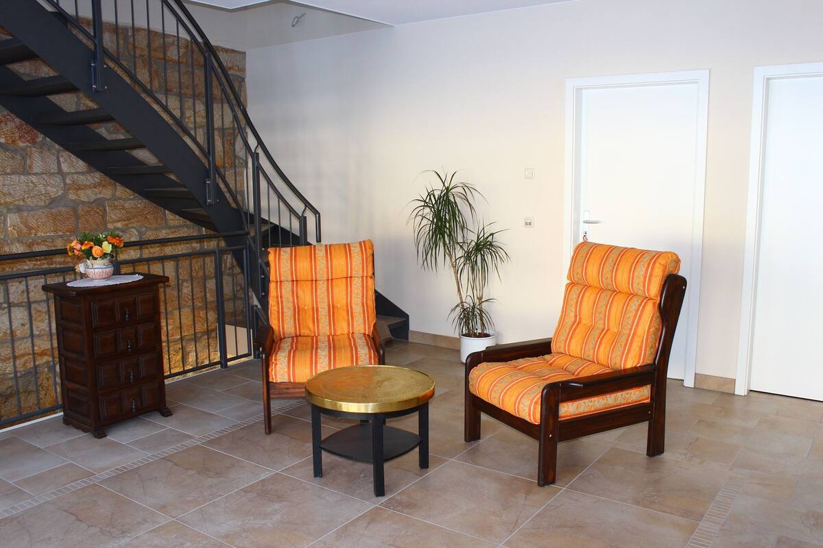 Classic Apartment, 2 Bedrooms | Reception