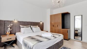 Căn hộ phong cách cổ điển, 2 phòng ngủ | 4 phòng ngủ, trang bị nội thất với thiết kế riêng biệt, bộ trải giường