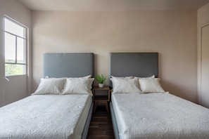 3 habitaciones, tabla de planchar con plancha y wifi gratis 