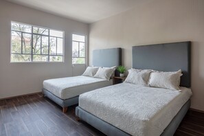 아파트 | 3 개의 침실, 다리미/다리미판, 무료 WiFi, 침대 시트