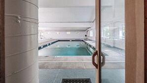 Indoor pool, a heated pool - Cascades Studio at Sunday River (Newry)