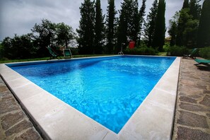 Indoor pool, outdoor pool - Cottage La Stefania Near Anghiari in Beautiful Setting (Anghiari)