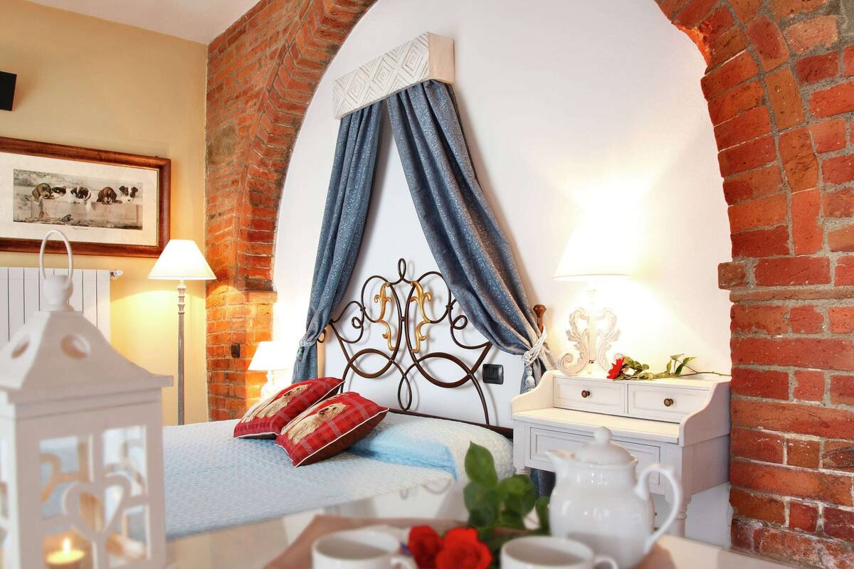 3 bedrooms, individually furnished, bed sheets