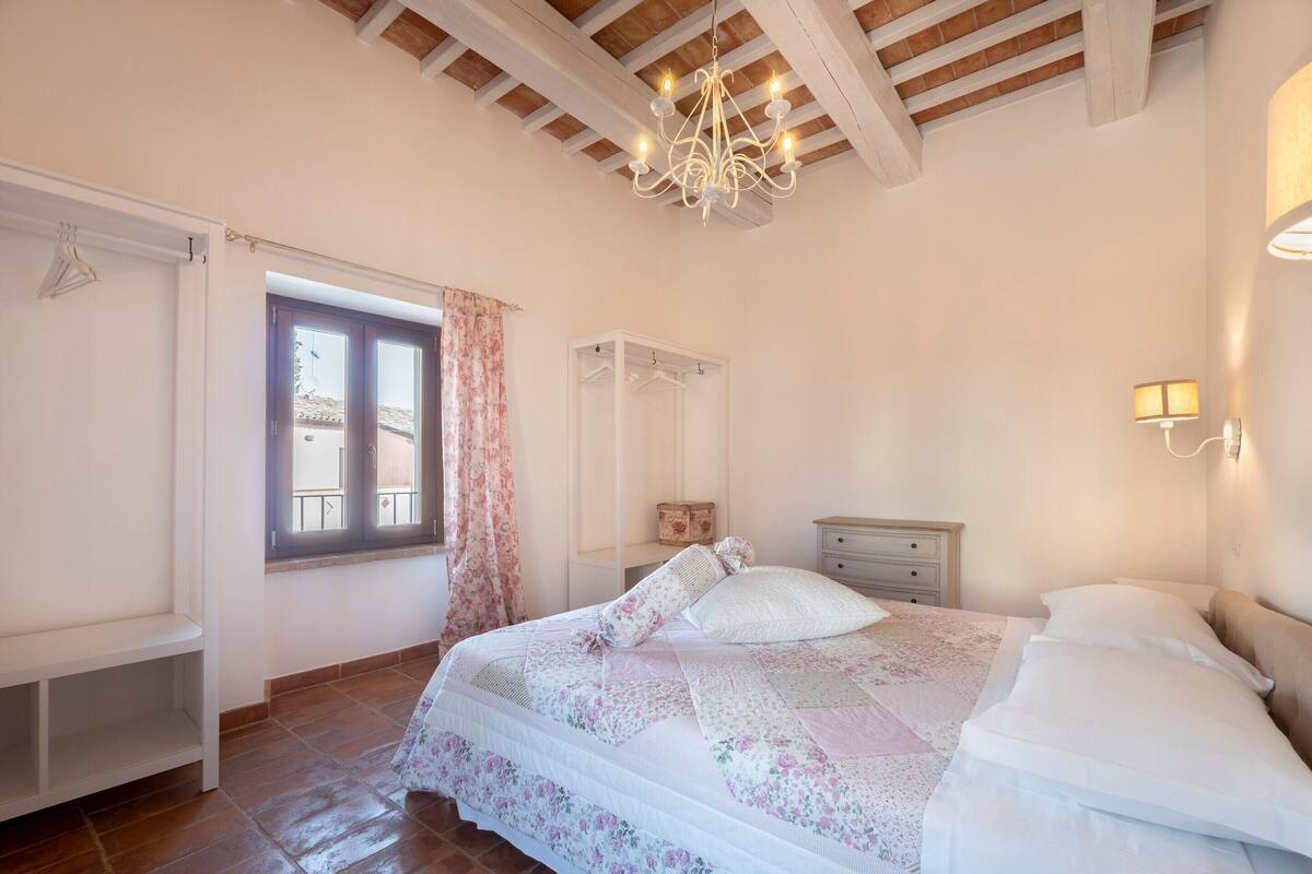 9 bedrooms, individually furnished, bed sheets