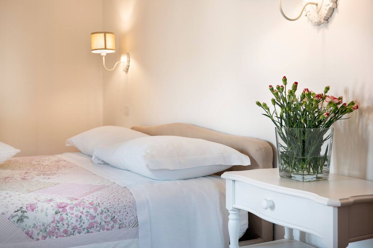 9 svefnherbergi, sérvalin húsgögn, rúmföt