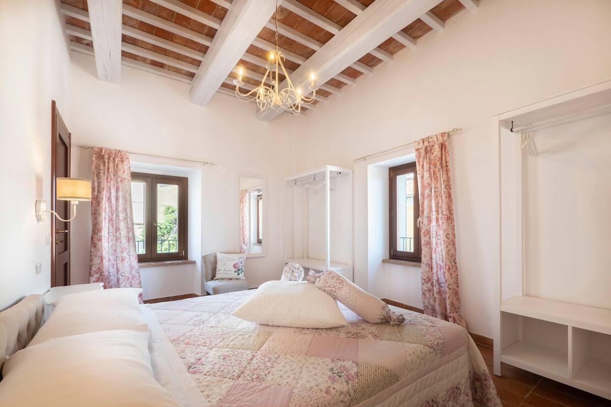 9 bedrooms, individually furnished, bed sheets