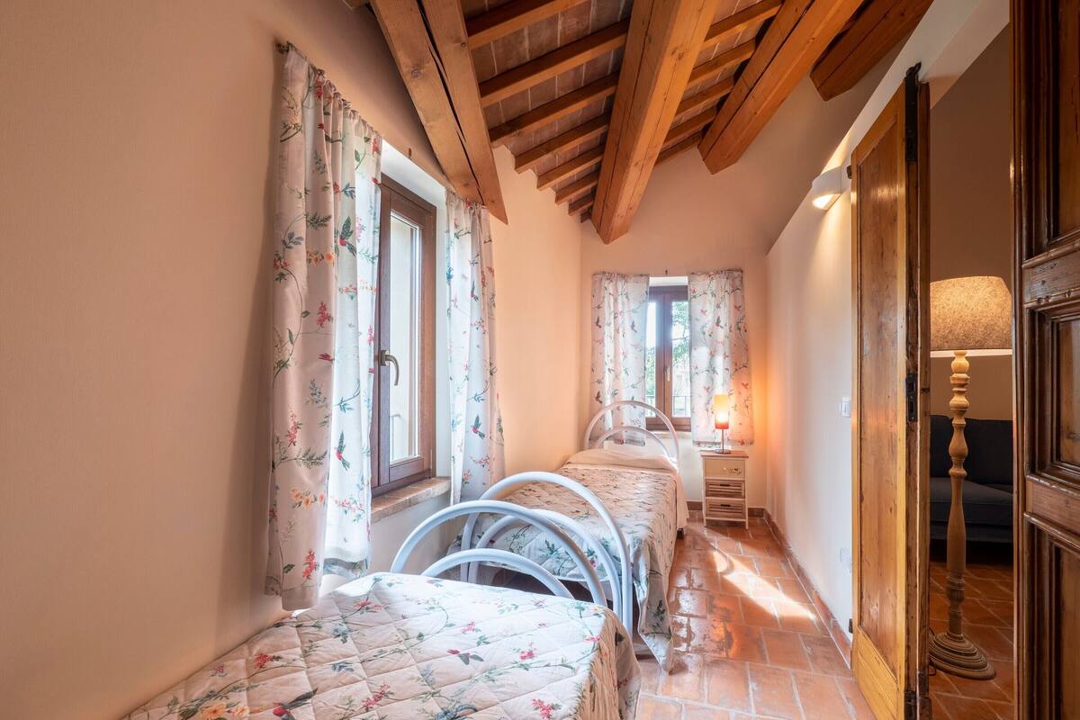 9 bedrooms, individually furnished, bed sheets
