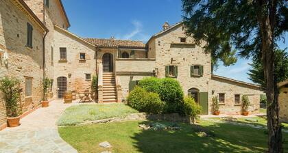 Stunning Apartment in Mombaroccio Near Metauro River