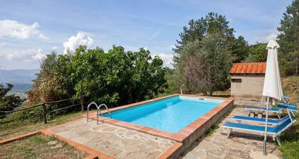 Farmhouse in Castelfranco Piandisco With Garden