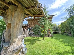 Classic House, 2 Bedrooms | Garden