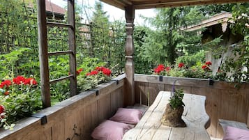 Khu ẩm thực ngoài trời