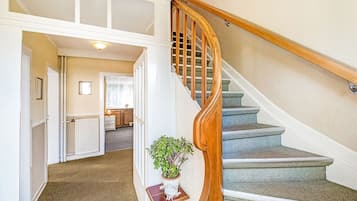 Comfort House, 6 Bedrooms | Interior