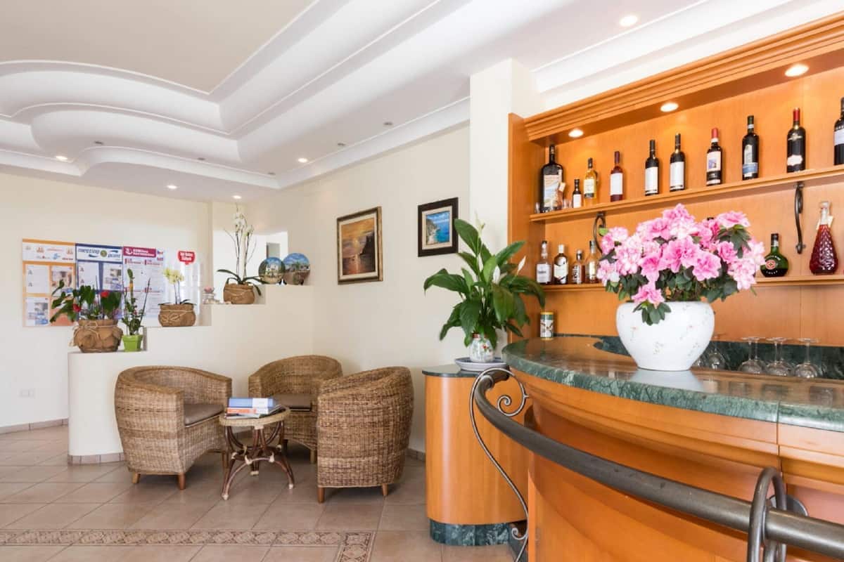 Classic House, 2 Bedrooms | Reception
