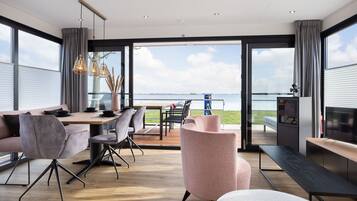 Classic Mobile Home, 2 Bedrooms | Living room | Fireplace