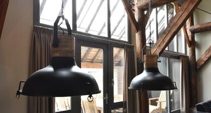 Grandeur Farmhouse in Dwingeloo at a National Park