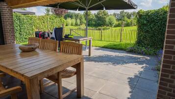 Classic House, 4 Bedrooms | Balcony