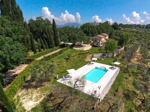 Cosy Holiday Home in Selci With Swimming Pool