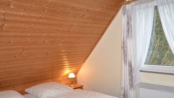 Deluxe House, 3 Bedrooms | 12 bedrooms, individually furnished