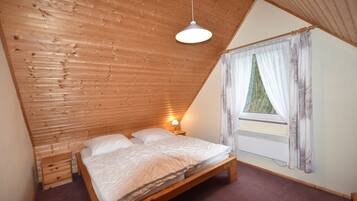 12 Schlafzimmer, individuell eingerichtet