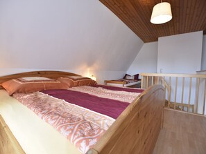5 bedrooms, individually furnished, bed sheets - Cosy Apartment in Pepelow Near Baltic Sea (Am Salzhaff)