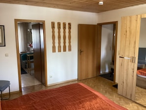 Classic Apartment, 2 Bedrooms | 3 bedrooms, bed sheets