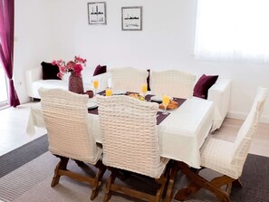 Classic House, Multiple Bedrooms | Dining