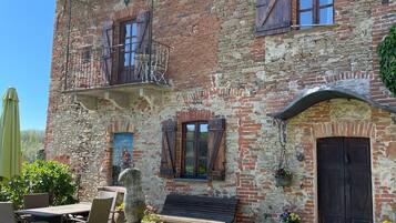 Classic House, 2 Bedrooms | Balcony