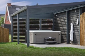 Comfort House, 4 Bedrooms | Spa treatment