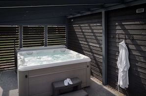 Comfort House, 4 Bedrooms | Spa treatment