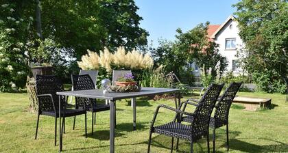 Landhauswohnung in Kroepelin mit Grossem Garten